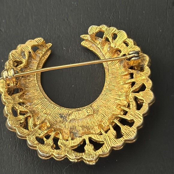 Cora Vintage Goldtone Crecent Brooch - Picture 3 of 4